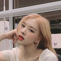 Park Chaeyoung - chị Y