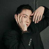 Jeon Jung kook ( y - vợ TAEHYUNG )