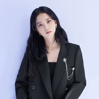 Kim Jisoo ( Y )
