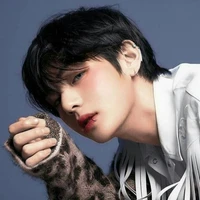 Kim Taehyung - Hắn
