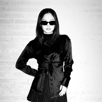 Jennie(bạn thân của y)