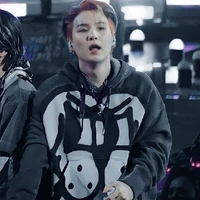 Yoongi(hắn)