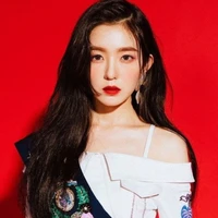 Irene( chị cô)
