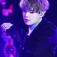 Suga (anh Chaeyoung)
