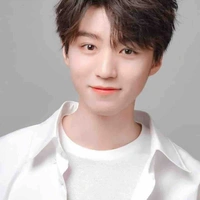 Vương Tuấn Khải (T.K)