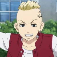 Ken Ryuguji (Draken) lúc nhỏ