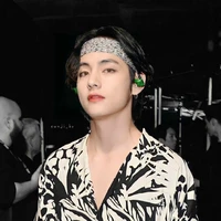 Kim Taehyung - Hắn