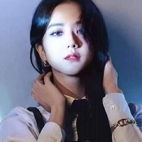 Jisoo/cô/