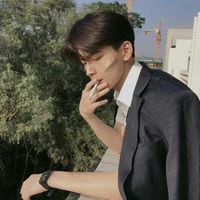 Lãnh Sư Tử/ Leo_Trùm Trường