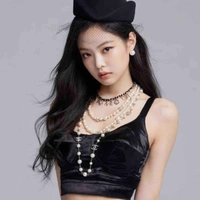 Kim Jennie ( bạn thân ChaeYoung)