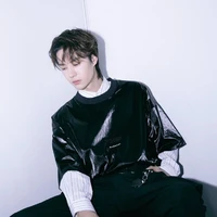 Vương Nhất Bác(anh hai cậu)