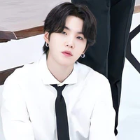 Min YoonGi [ Suga ]