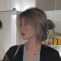 Nguyệt Uyển Bạch