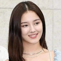 NANCY(chị của nuôi ROSE)