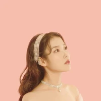 IU (CHỊ NUÔI CỦA LISA)