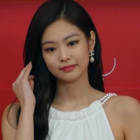 em gái Jennie ( nini)