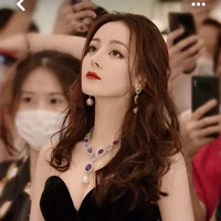 Địch Lệ Nhiệt Ba( mama cậu)