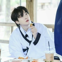 yoongi ( cậu)