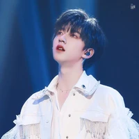 Hạ Tuấn Lâm [ anpha ]