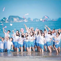 Nhóm bạn cô