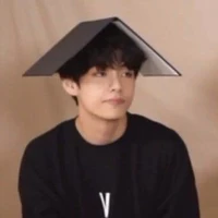 Taehyung(chồng của Kookie)