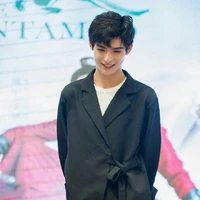 Vương Hạo Hiên(anh em sinh đôi của NB)