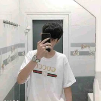 Hiệu trưởng Nhất Long (anh họ của Kim và Thơ)