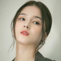 Lee Nancy (Mẹ Lisa, Irene)