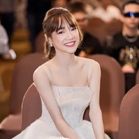 Nhã Phương(Mẹ anh)