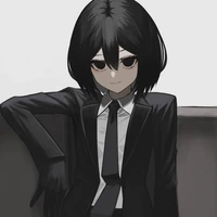 Mika ( em gái 1 )