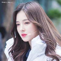 Park Nancy (chị Chaeng)