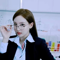 Im Nayeon