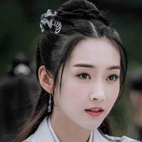 Tiêu Tuyên Lộ ( chị gái TC)