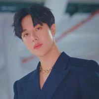 Arm(anh hai của Mixx)