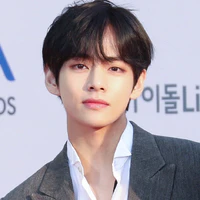 Kim Taehyung (V)[anh]