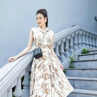 Gia Linh ( Đông Phương Ái )  - mẹ cô