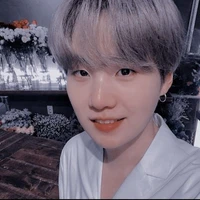 SUGA= BẠN THÂN CỦA NA9