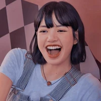 LISA =BẠN THÂN Y/N