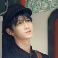 Ngao Tử Dật ( anh)