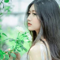 Hoàng Ngọc Hải Chi (n9) Hạ Hạ