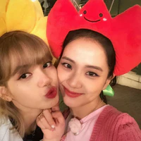Lisa và Jisoo