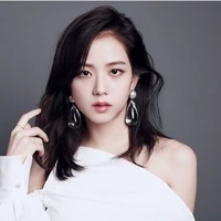KIM JISOO-CHỊ
