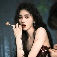 Cúc Tịnh Y (Chị gái cậu)