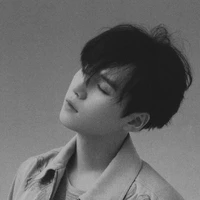 Min Yoongi ( hắn )