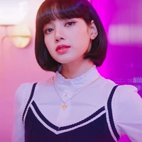 Lalisa Manobal(chị họ hắn)