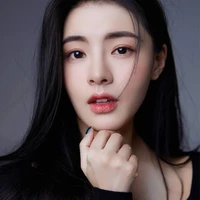 Nhã Đình(Chị anh)