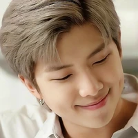 Kim Namjoon(Ba của Taehyung và IU)