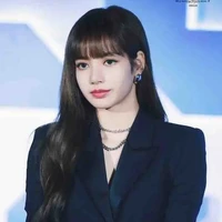 Lalisa Manoban( cô )