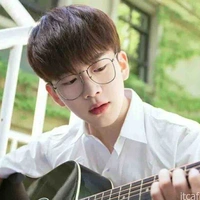 Văn Nguyên(trợ lý kiêm bạn thân nam9)