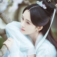 Bạch Y Y / Tiểu Băng